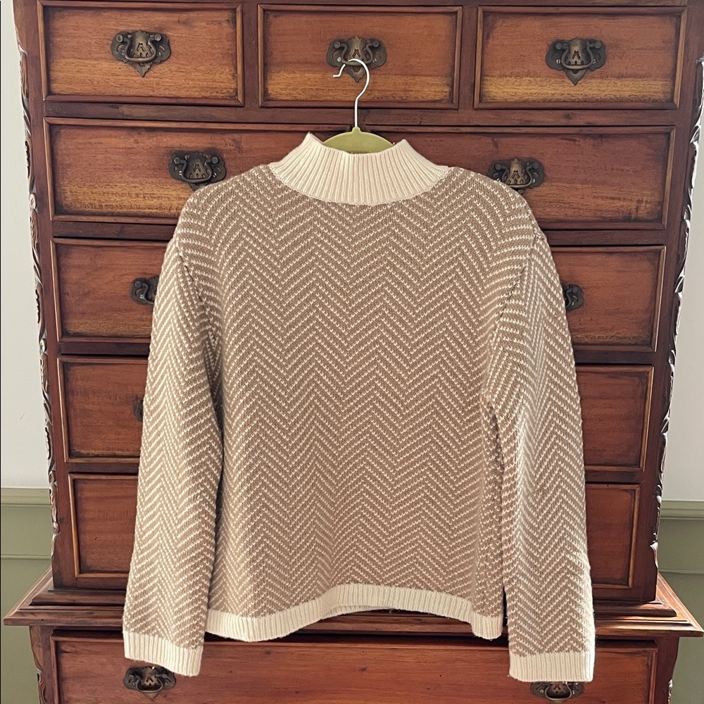 Women's Cashmere blend Cream and Tan Turtleneck Sweater
